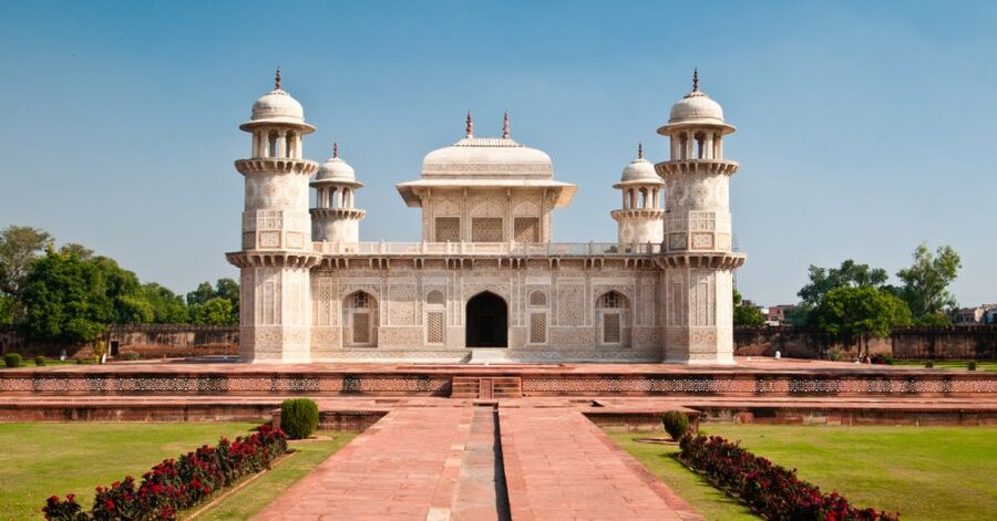 Same Day Taj Mahal, Fort & Baby Taj Tour from Delhi by Car - The long road from Delhi to Agra