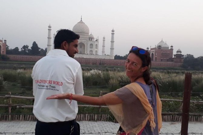 Same Day Taj Mahal Tour By Gatiman Express Train With Local Tour Guide - What the $125 price really covers
