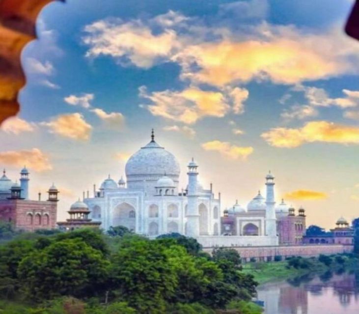 Same Day Taj Mahal Tour from Delhi by Gatimaan Express Train - Key points at a glance