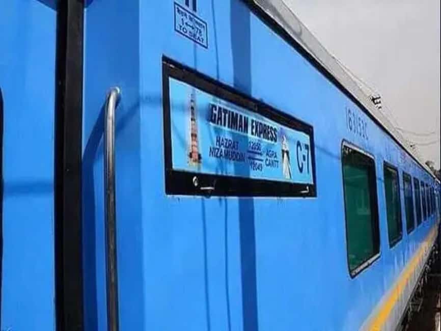 Same Day Taj Mahal Tour from Delhi by Gatimaan Express Train - The Taj Mahal, with about 2.5 hours on site