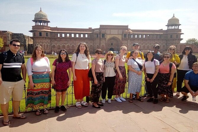 Sameday Taj Mahal Tour From Delhi With Lunch at 5 Star Hotel - Seeing the Taj Mahal with a private guide