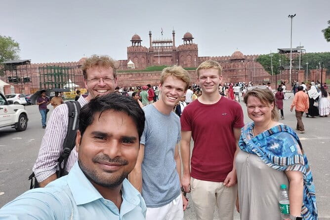 Sanjay Colony Slum & Old delhi Street Food Tasting tour - Key points before you book