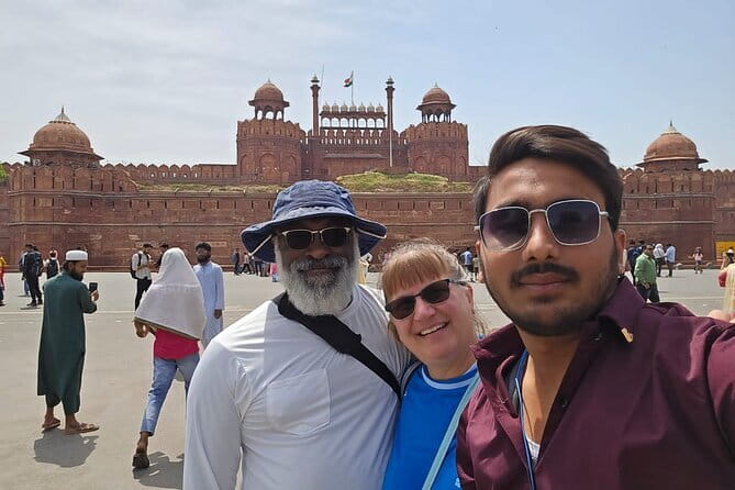 Sanjay Colony Slum & Old delhi Street Food Tasting tour - Khari Baoli and Asia’s largest spice market