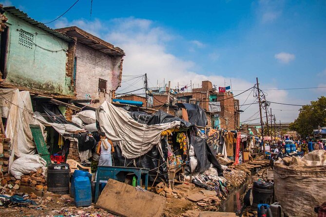 Sanjay Colony Slum Tour - What the guide adds to the experience