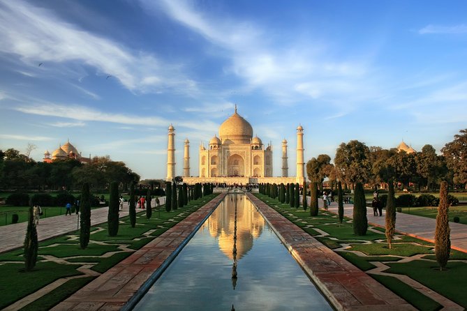 Skip The Line: Taj Mahal Tour From New Delhi With Drop At Jaipur - Agra Fort in 40 minutes