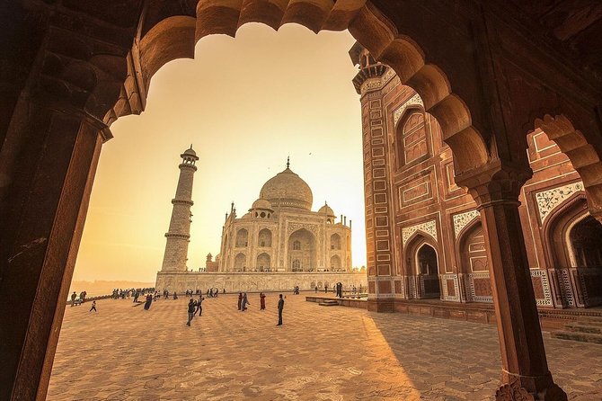 Skip The Line: Taj Mahal Tour From New Delhi With Drop At Jaipur - A short stop at Chand Baori in Abhaneri