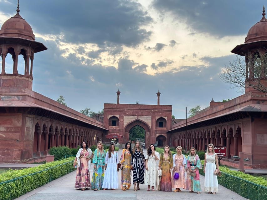 skip the line taj mahal tour with private tour guide - The story behind the white marble