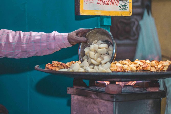 Spice & Stories: 3-Hour Old Delhi Heritage Food Walk Guided Tour - Naughara’s nine Jain havelis