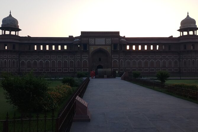 Sunrise Taj Mahal Tour From Delhi - Ninety minutes inside Agra Fort