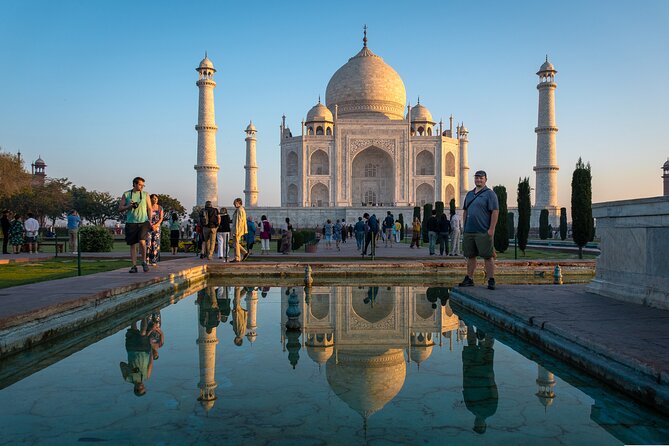 Sunrise Taj Mahal Tour From Delhi - A flexible meal stop in Agra