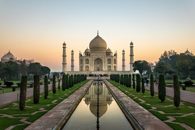 Sunrise Taj Mahal Tour - Agra Fort adds a second side of Agra
