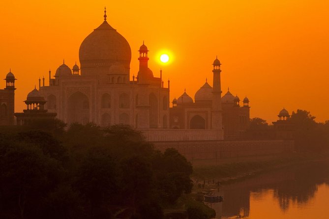 Sunrise Tour Of Taj Mahal From Delhi - All Inclusive - Reaching the Taj Mahal before the day heats up