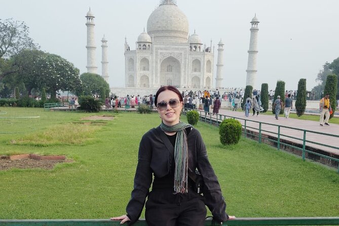 Taj Mahal, Agra Fort & Baby Taj Day Tour From Delhi - A one-hour buffet at the DoubleTree by Hilton