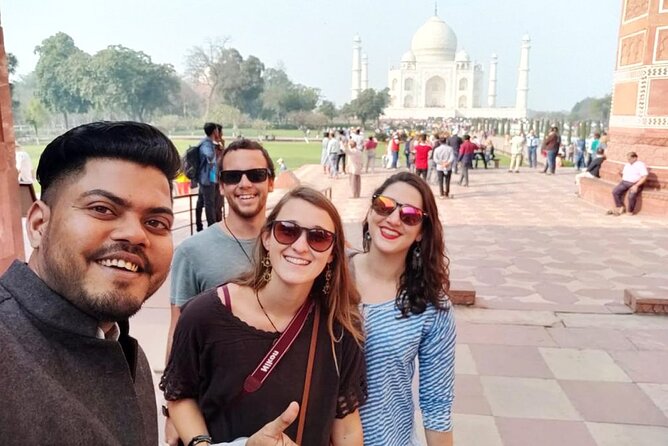 Taj Mahal, Agra Fort & Baby Taj Full-Day Tour from Delhi - Agra Fort and the Mughal court