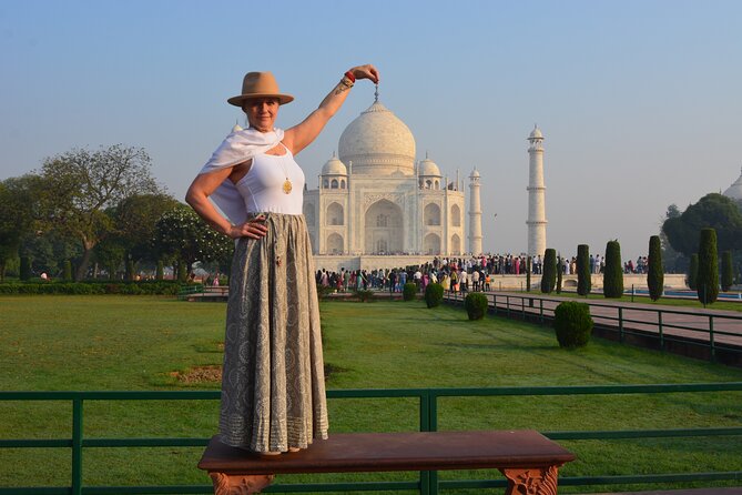 Taj Mahal, Agra Fort & Baby Taj Luxury Day Tour From Delhi By Car - What the $10 price really covers