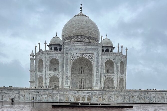 Taj Mahal, Agra Fort & Baby Taj Private Day Trip from Delhi - Reaching Agra by private air-conditioned car
