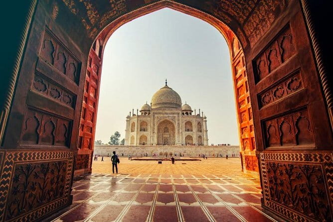 Taj Mahal, Agra Fort, Baby Taj Tour from Delhi by Superfast Train - Agra Fort reveals the Mughal power behind the postcard