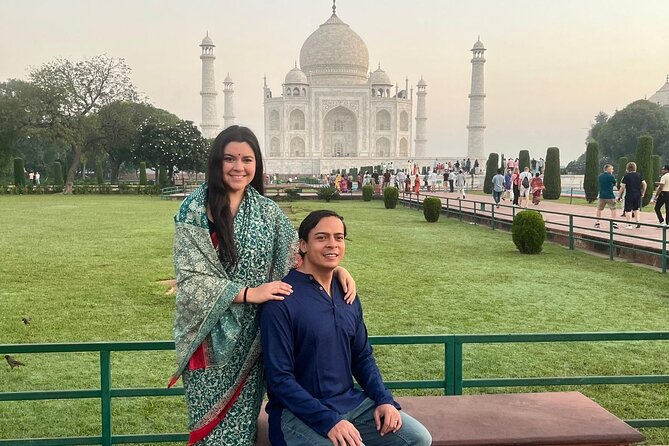 Taj Mahal, Agra Fort & Baby Taj Tour from Delhi with Meal - The long road from Delhi to Agra