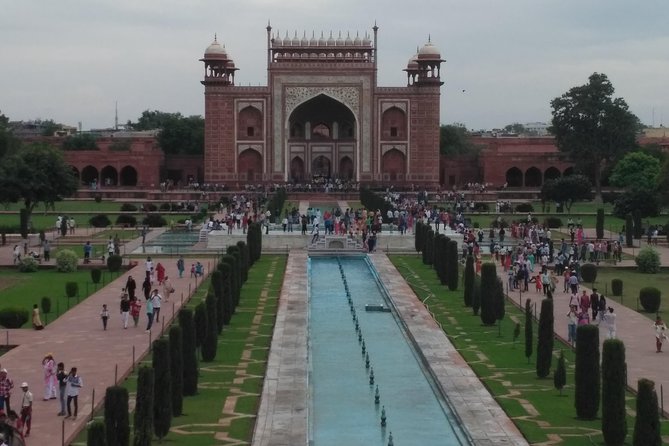 Taj Mahal, Agra Fort, & Fatehpur Sikri Day trip From Delhi by car - The marble inlay workshop