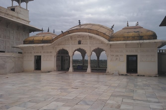 Taj Mahal, Agra Fort, & Fatehpur Sikri Day trip From Delhi by car - The return to Delhi