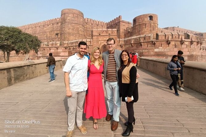 Taj Mahal & Agra Fort Private Guided Day Tour From Delhi - The guide can make or break the day