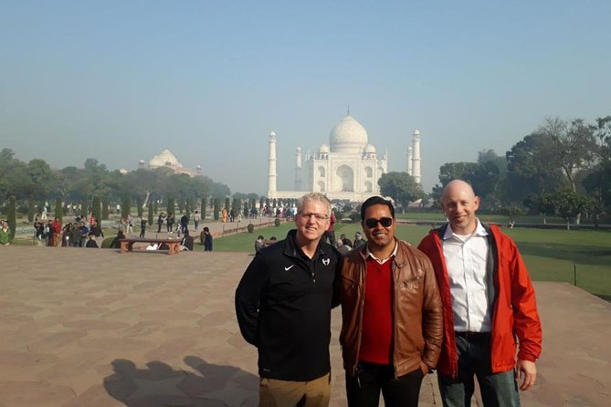 Taj Mahal & Agra Fort tour by Superfast Train Gatimaan Express - The private guide and the shopping question