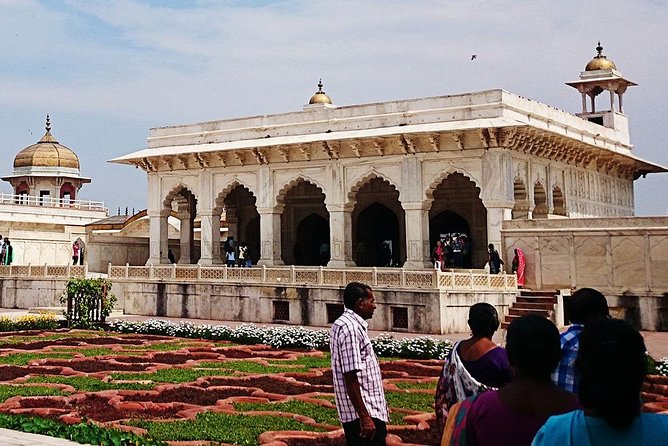Taj Mahal & Agra Fort With Mother Teresa's Missionaries Of Charity From Delhi - The private car makes the long return easier