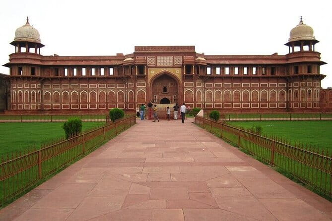 Taj Mahal & Agra Private Day Tour from New Delhi by Car with Meal - A practical way to see the Taj Mahal from Delhi