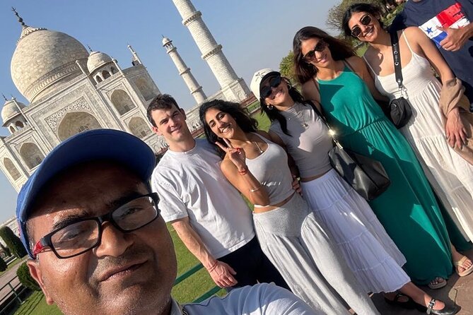 Taj Mahal & Agra Private Trip by Car from Delhi with 5 Star Meal - Agra Fort and the Mughal court