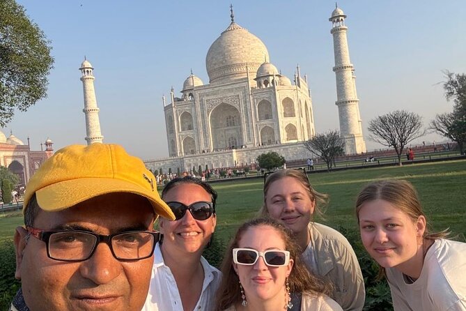 Taj Mahal & Agra Private Trip by Car from Delhi with 5 Star Meal - Lunch at the DoubleTree by Hilton Agra