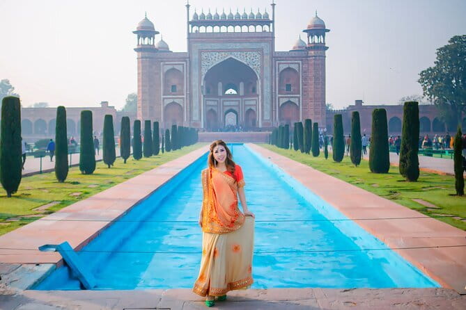 Taj Mahal & Agra Sameday Tour from Delhi by Car with 5 Star Lunch - A five-star lunch at Courtyard Agra