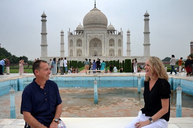 Taj Mahal and Agra fort Private Tour from Delhi - All Inclusive - A buffet break at the DoubleTree by Hilton