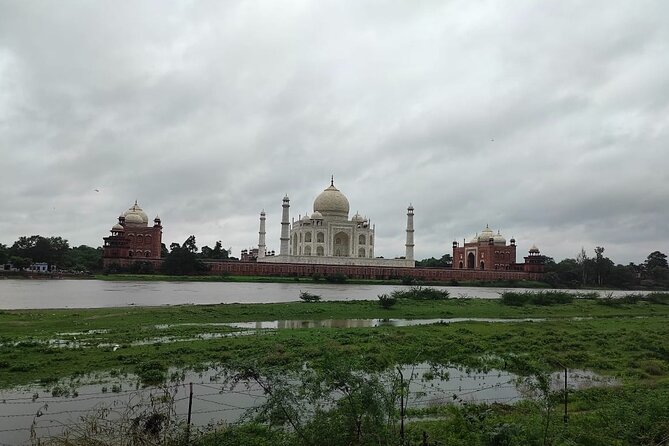Taj Mahal And Agra Overnight Tour From Delhi By AC Car - Guides, drivers, and the private-tour format