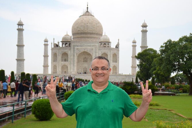 Taj Mahal And Agra Private Day Tour From Delhi - A five-star meal at DoubleTree by Hilton Agra