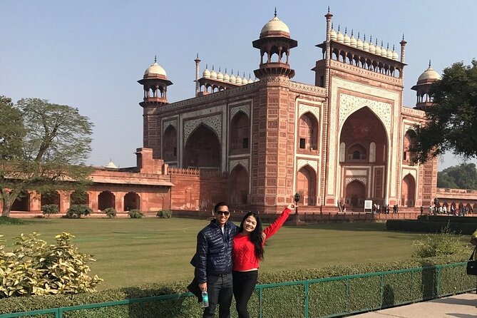 Taj Mahal Day Tour From Delhi By Private Cab -All Inclusive - Agra Fort and the Mughal court