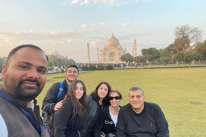 Taj Mahal Day Tour From Delhi - Entering the Taj Mahal with a guide