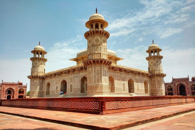 Taj Mahal Private Day Tour From Delhi with Transportation - A long but easy Delhi to Agra day