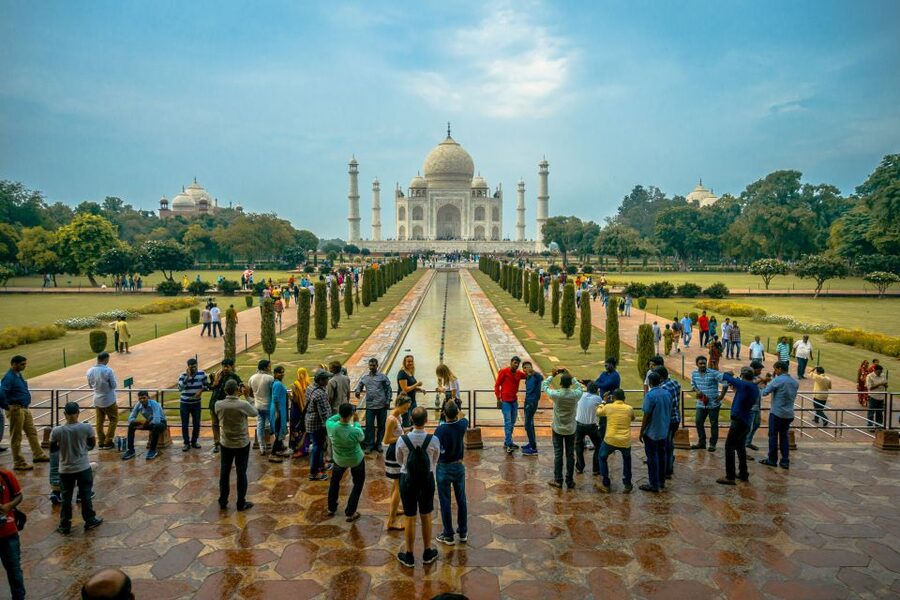 Taj Mahal: Shared Group Tour with Transfer from New Delhi - Meeting your guide at the Taj Mahal