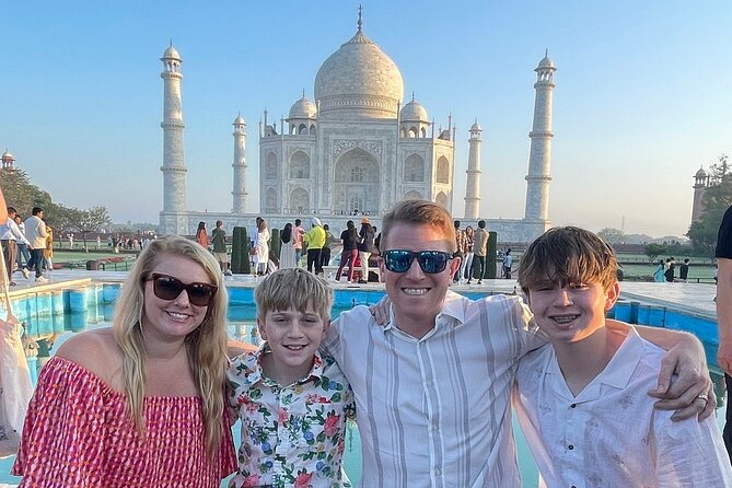 Taj Mahal Sunrise Tour with Elephant Conservation From Delhi - A polished lunch at the DoubleTree by Hilton