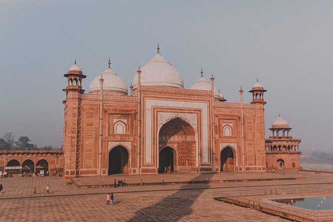 Taj Mahal Tour By Express Train from Delhi - The 7 AM Delhi pickup and station handoff