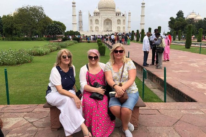 Taj Mahal Tour by Gatimaan Express Train With Lunch At 5 Star Hotel - A private guide makes the Taj Mahal visit easier