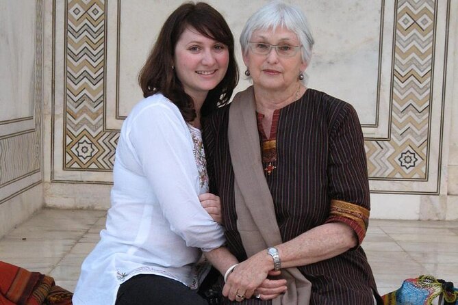 Taj Mahal Tour from Delhi by AC Car with 5 Star Meal - The DoubleTree buffet meal