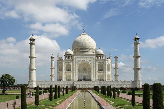 Taj Mahal Tour from Delhi by India's Fastest Train (GATIMAAN EXP) - The 7:00 a.m. pickup and Nizamuddin Railway Station