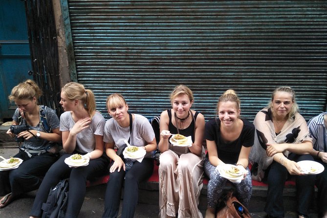 The Great Indian Food Tour: Old Delhi Food and Heritage Walk - Khari Baoli and the smell of Old Delhi