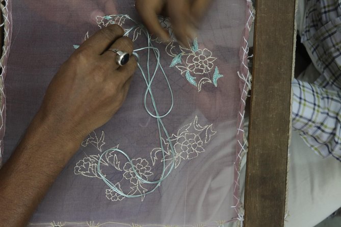 The Indian Wedding Tour : Dance, Textile, Workshops all inclusive - Walking from the market to Tohfewala Gumbad