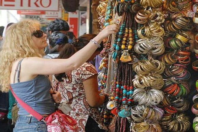 Tour a Nueva y Vieja Delhi Con Guía en Idioma Español - Key points to know before booking