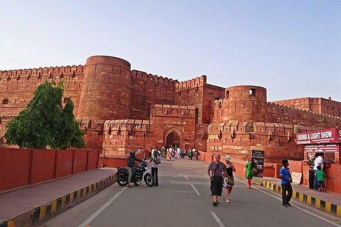 Tour The Taj Mahal - The long road from Delhi to Agra