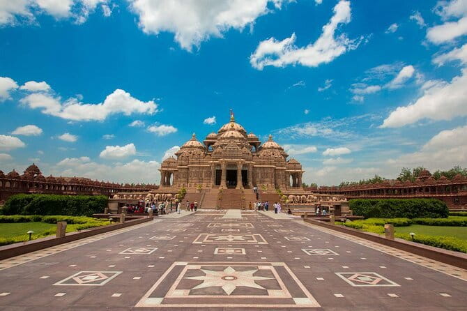 Tour to Akshardham temple with Guide and Delhi Transfer - A private Delhi transfer that saves time