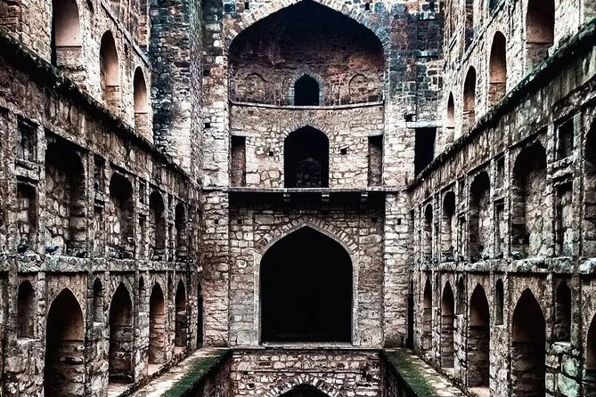 Tuk Tuk Delhi Experience - The first surprise stop in New Delhi